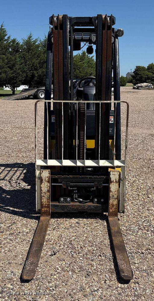 image for item DZ8786 2015 Yale GLC040SVNRSE082 forklift