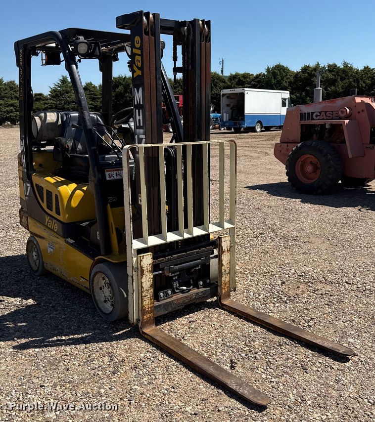 image for item DZ8786 2015 Yale GLC040SVNRSE082 forklift