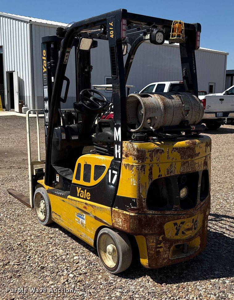 image for item DZ8786 2015 Yale GLC040SVNRSE082 forklift
