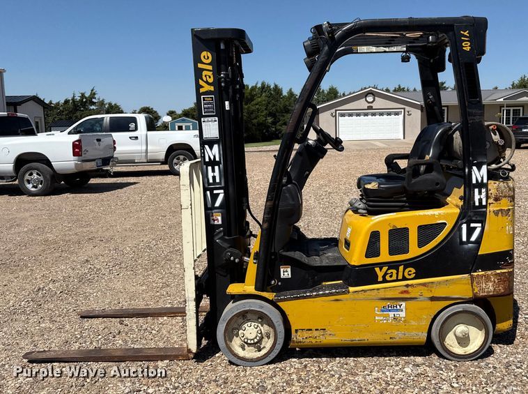image for item DZ8786 2015 Yale GLC040SVNRSE082 forklift