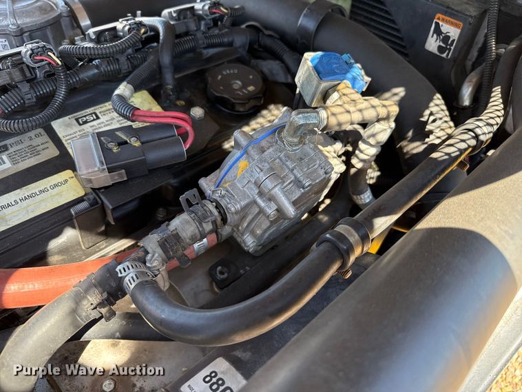 image for item DZ8786 2015 Yale GLC040SVNRSE082 forklift