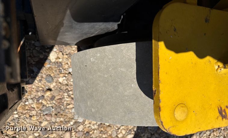 image for item DZ8786 2015 Yale GLC040SVNRSE082 forklift