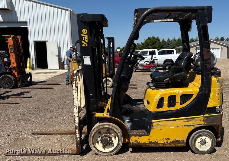 image for item DZ8787 2017 Yale GLC050VXNDSE083 forklift