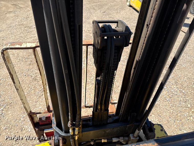 image for item DZ8787 2017 Yale GLC050VXNDSE083 forklift