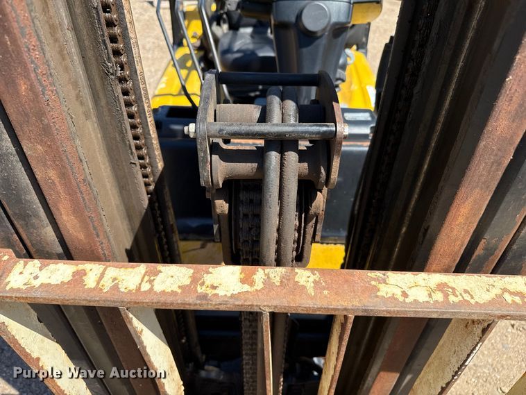 image for item DZ8787 2017 Yale GLC050VXNDSE083 forklift