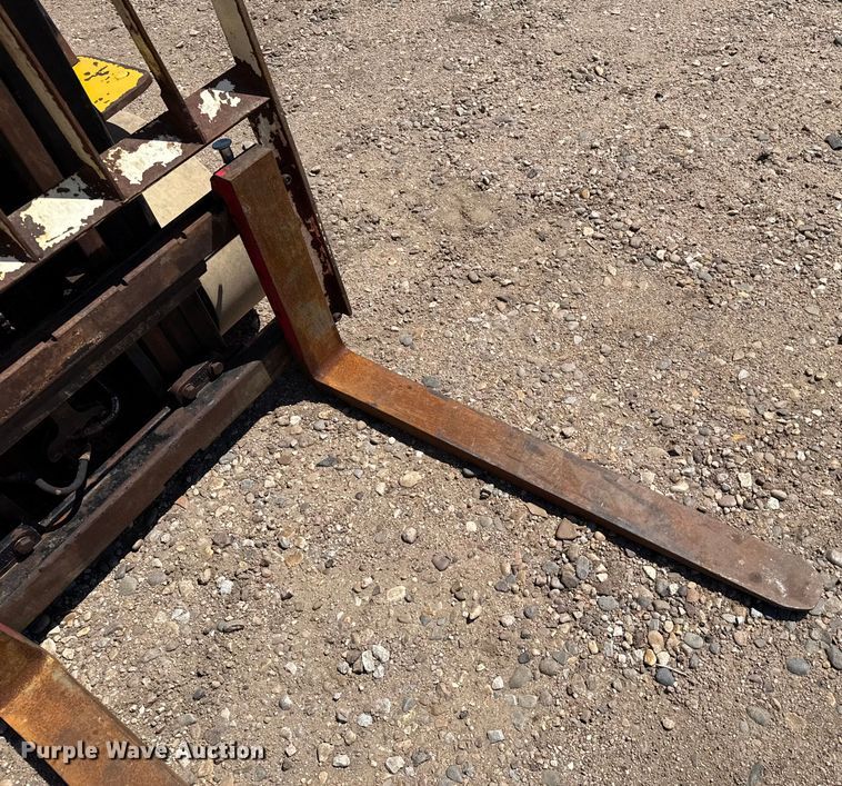 image for item DZ8787 2017 Yale GLC050VXNDSE083 forklift