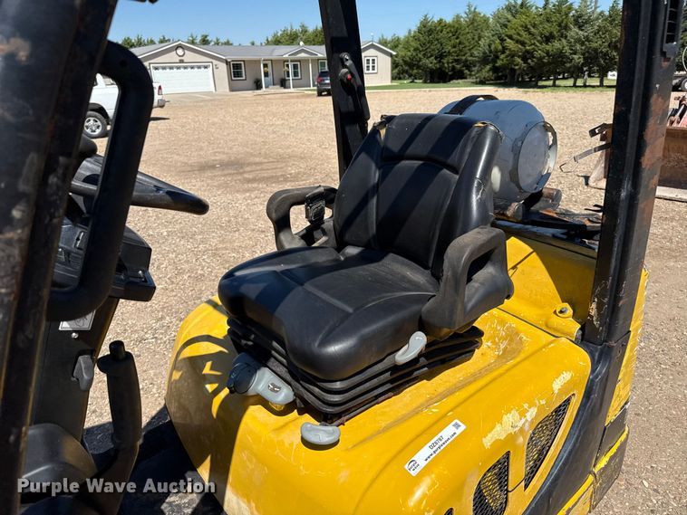 image for item DZ8787 2017 Yale GLC050VXNDSE083 forklift