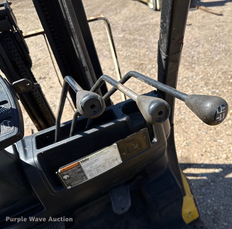 image for item DZ8787 2017 Yale GLC050VXNDSE083 forklift