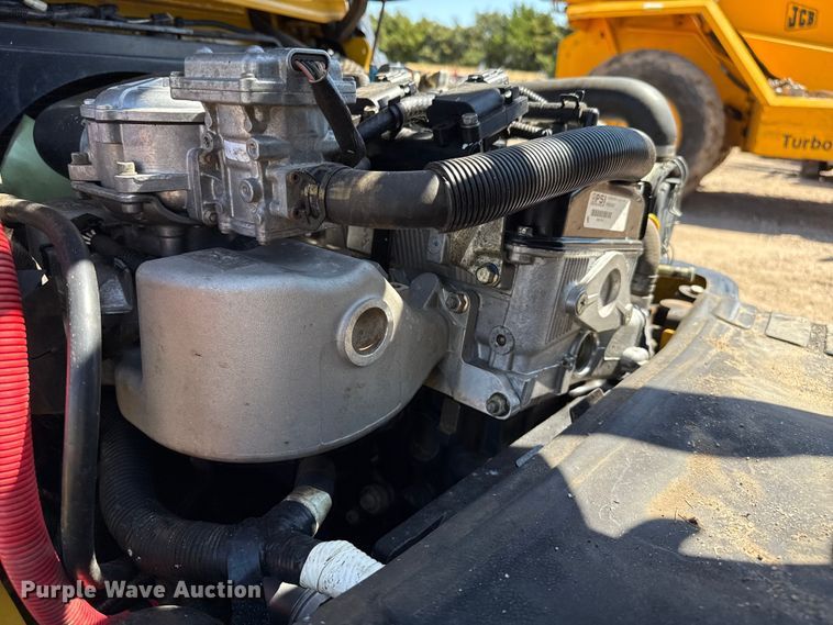 image for item DZ8787 2017 Yale GLC050VXNDSE083 forklift