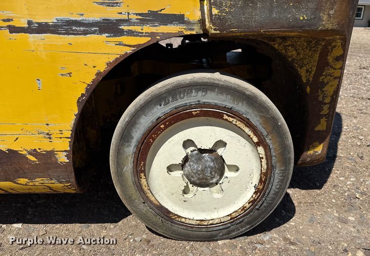 image for item DZ8787 2017 Yale GLC050VXNDSE083 forklift