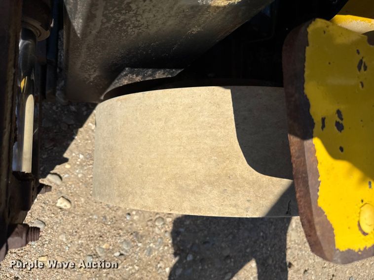 image for item DZ8787 2017 Yale GLC050VXNDSE083 forklift