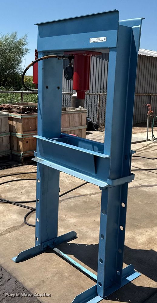 image for item DZ8789 Carolina Tool and Equipment CBP 1200 hydraulic press