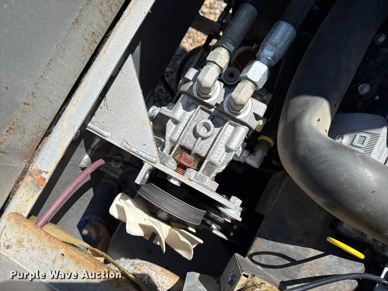 image for item DZ8795 Zipper STS-28 ZTR lawn mower