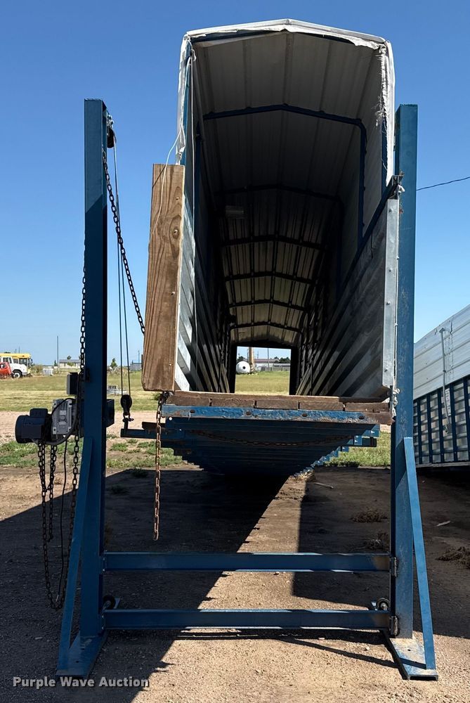 image for item DZ8796 Livestock loading chute