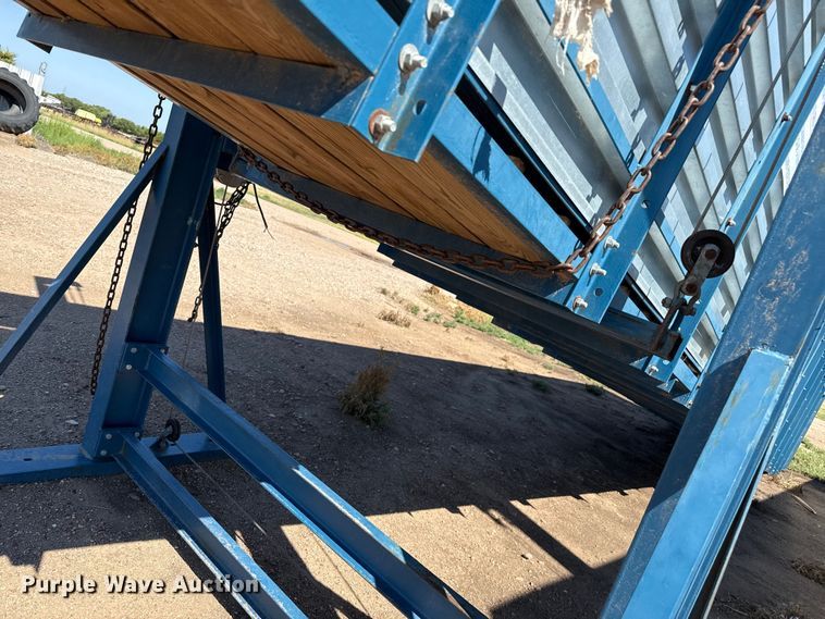 image for item DZ8796 Livestock loading chute