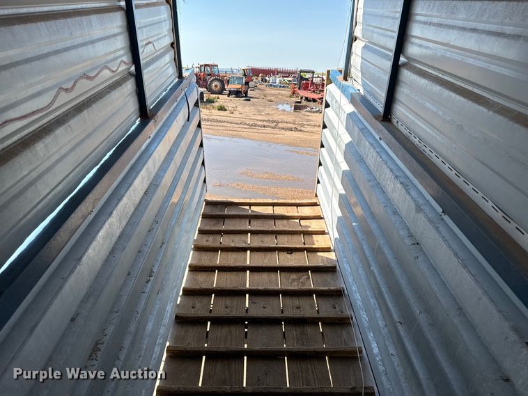 image for item DZ8796 Livestock loading chute