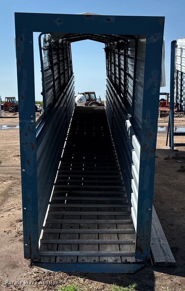 image for item DZ8797 Livestock loading chute