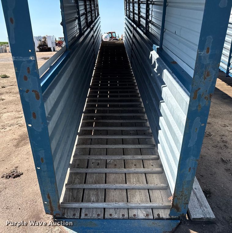 image for item DZ8797 Livestock loading chute