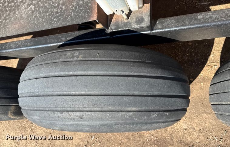 image for item DZ8802 Shop built nurse tank trailer