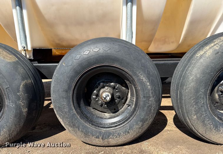 image for item DZ8802 Shop built nurse tank trailer