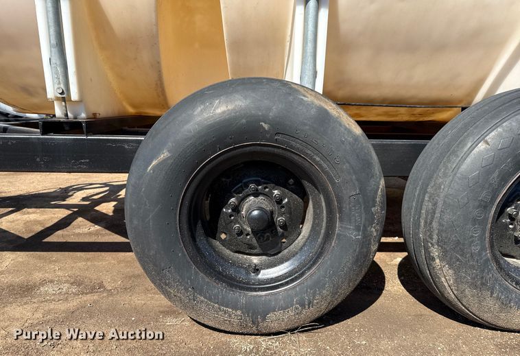 image for item DZ8802 Shop built nurse tank trailer