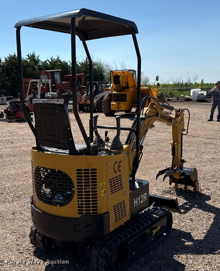 image for item DZ8813 2024 AGT H12R mini excavator