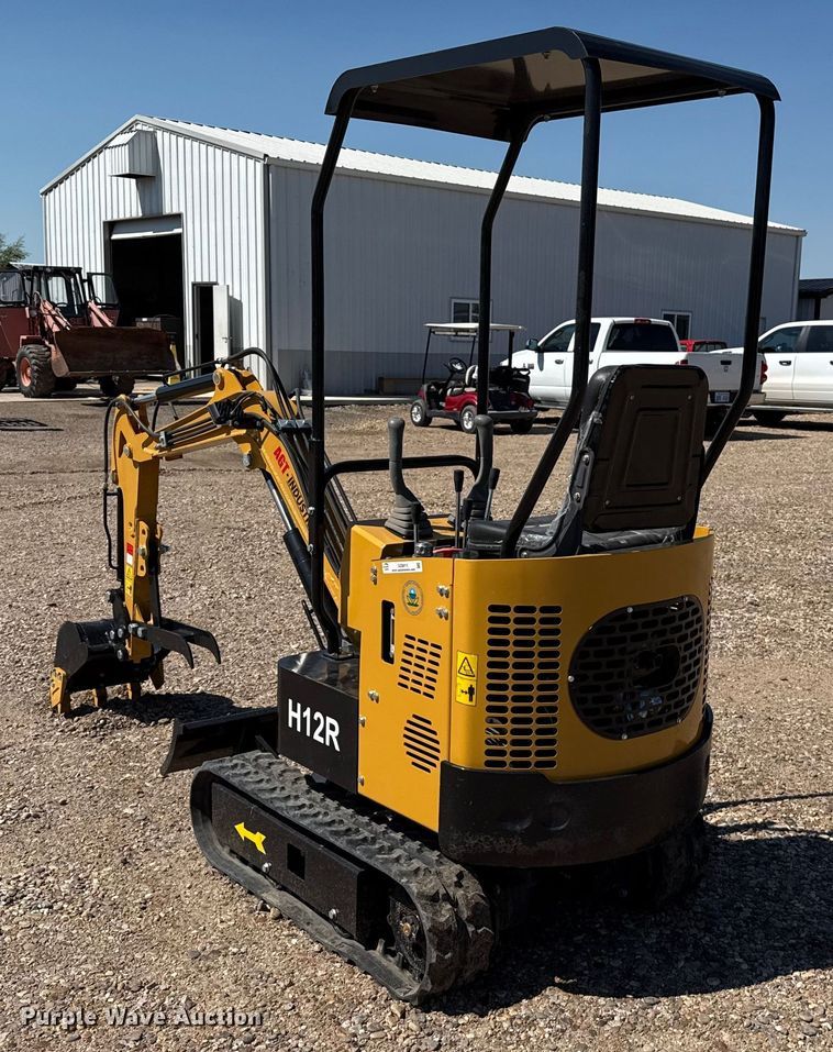 image for item DZ8813 2024 AGT H12R mini excavator