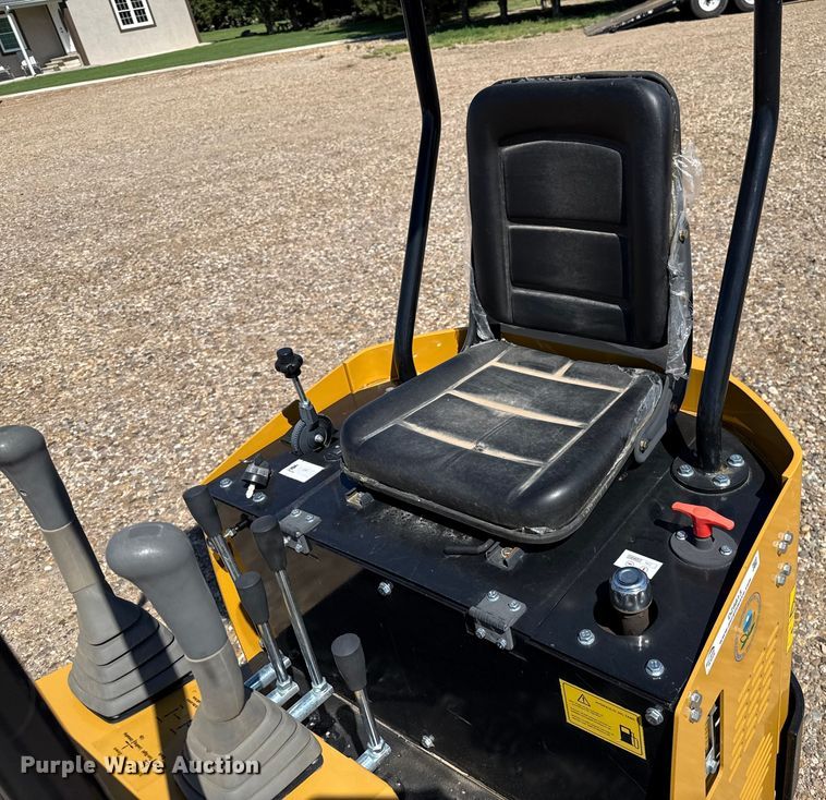 image for item DZ8813 2024 AGT H12R mini excavator