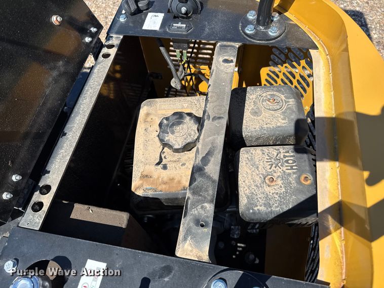 image for item DZ8813 2024 AGT H12R mini excavator