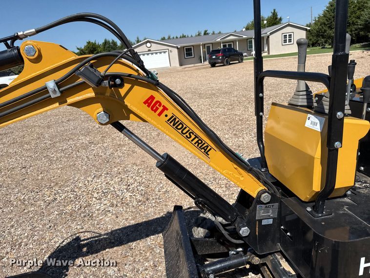 image for item DZ8813 2024 AGT H12R mini excavator