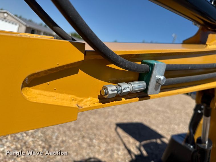 image for item DZ8813 2024 AGT H12R mini excavator