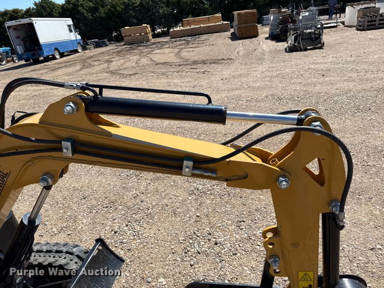 image for item DZ8813 2024 AGT H12R mini excavator