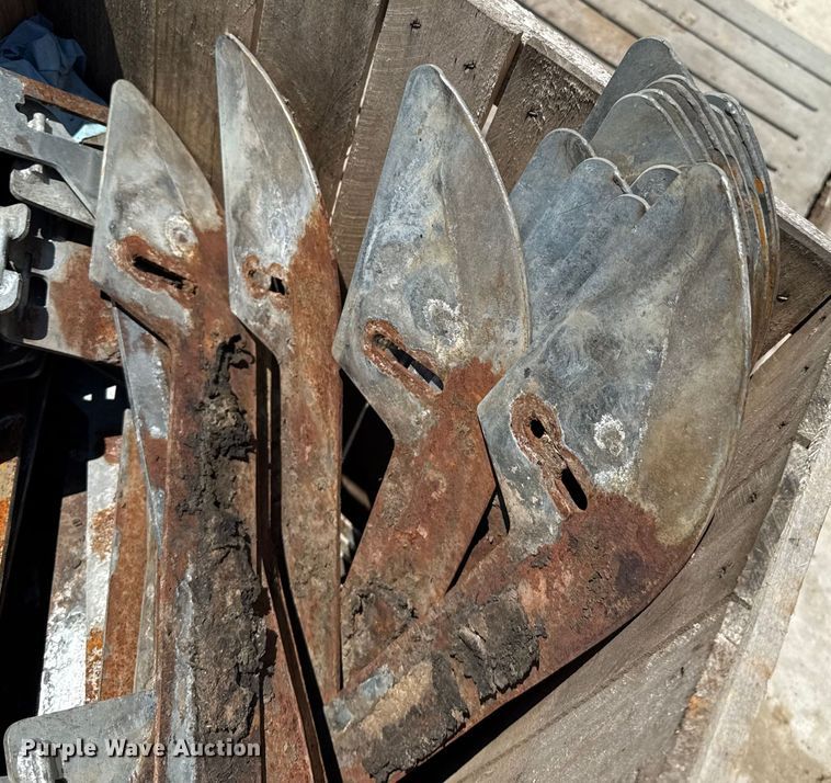 image for item DZ8816 John Deere corn head parts