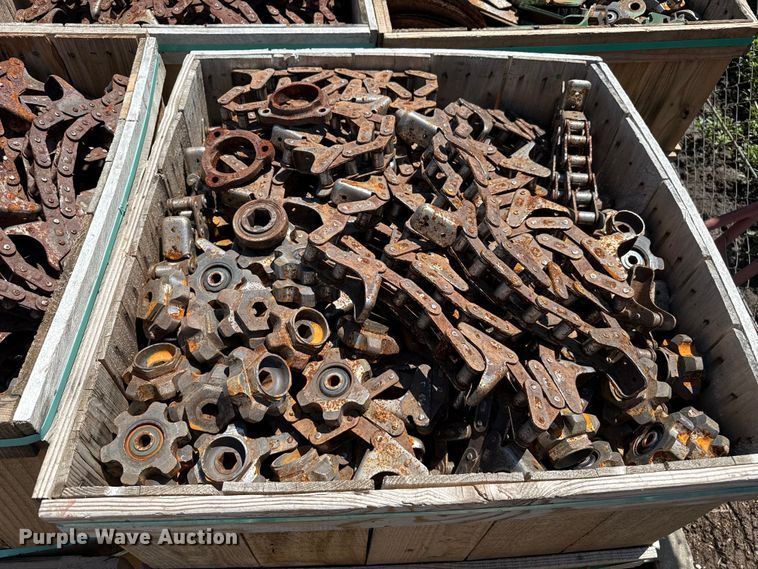 image for item DZ8816 John Deere corn head parts