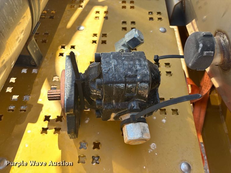 image for item EC1075 2006 Mid-State Tank CO. sprayer bed