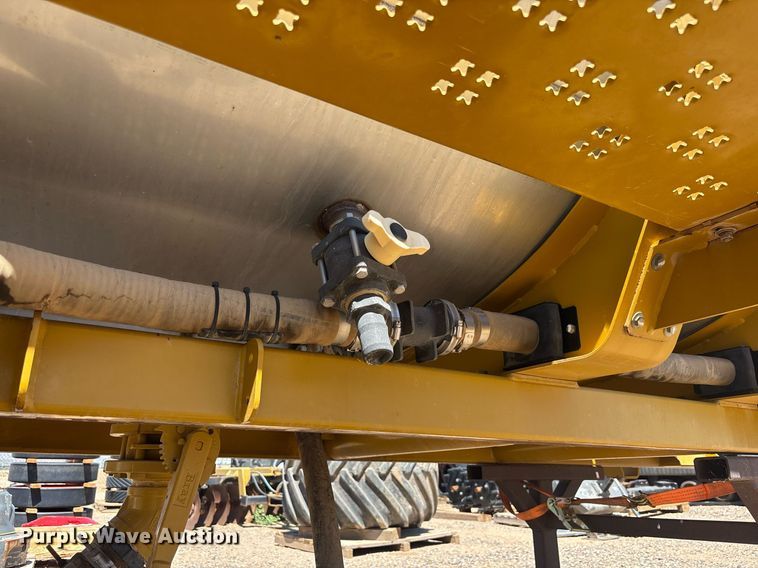 image for item EC1075 2006 Mid-State Tank CO. sprayer bed