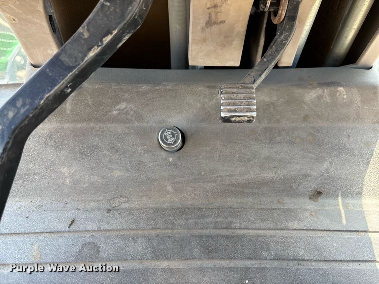 image for item EC1085 2016 John Deere 8245R MFWD tractor