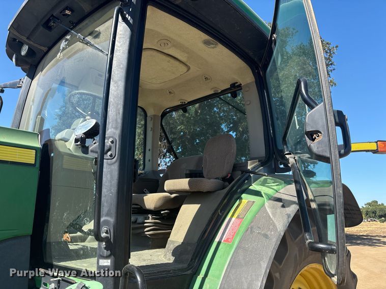 image for item EC1086 2016 John Deere 8245R MFWD tractor