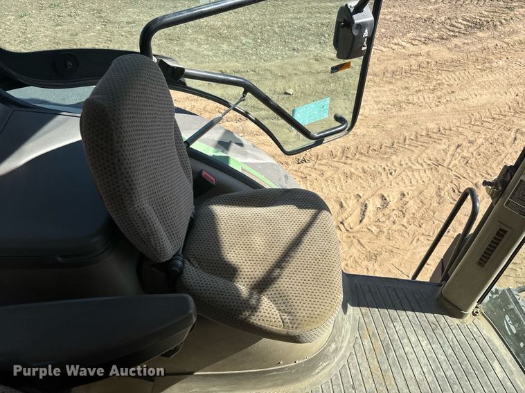 image for item EC1086 2016 John Deere 8245R MFWD tractor