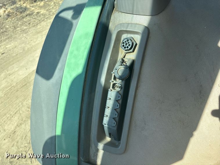 image for item EC1086 2016 John Deere 8245R MFWD tractor