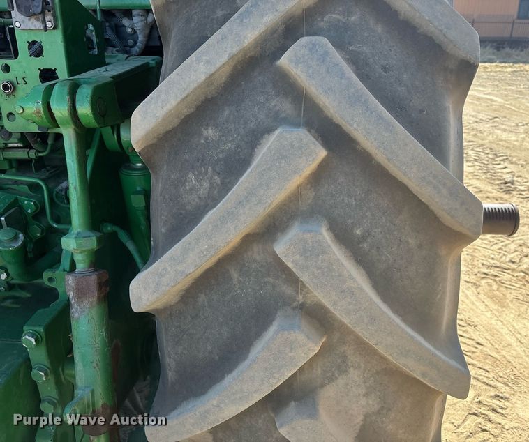 image for item EC1086 2016 John Deere 8245R MFWD tractor