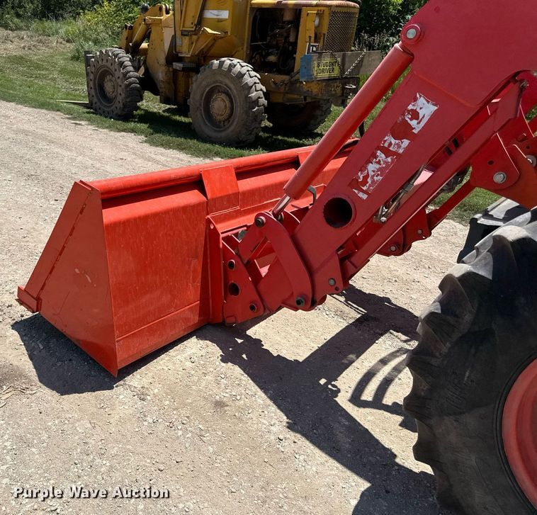 image for item ED4284 2017 Kubota M6S-111 MFWD tractor