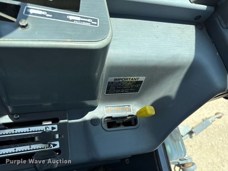 image for item ED4284 2017 Kubota M6S-111 MFWD tractor