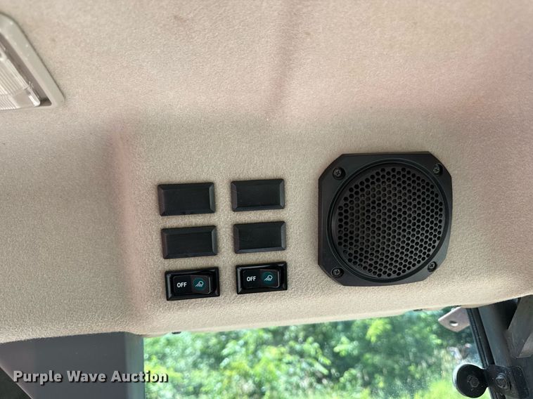 image for item ED4284 2017 Kubota M6S-111 MFWD tractor