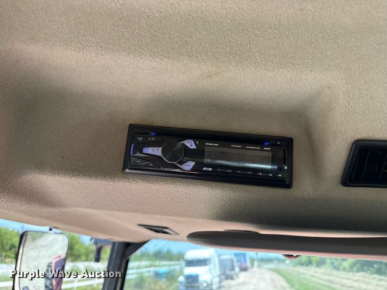 image for item ED4284 2017 Kubota M6S-111 MFWD tractor