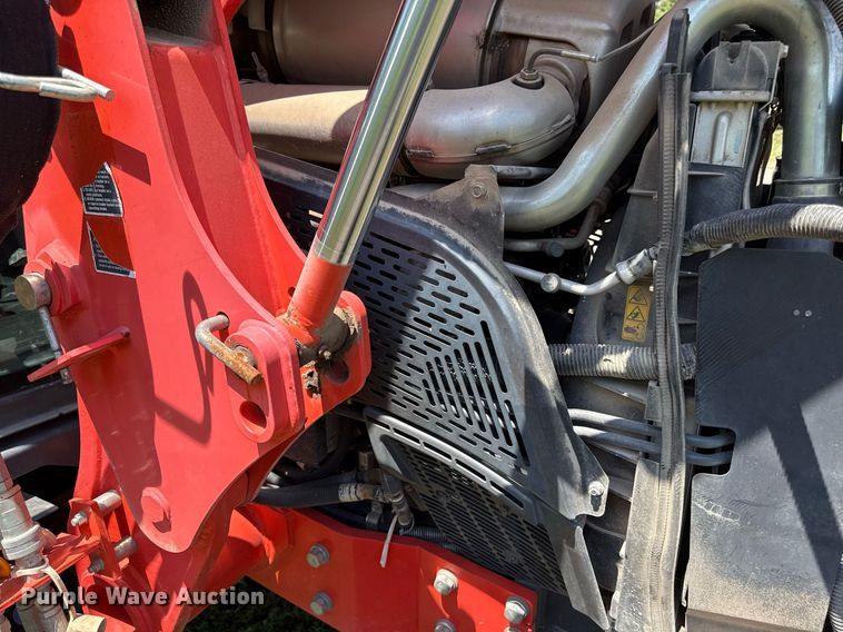 image for item ED4284 2017 Kubota M6S-111 MFWD tractor