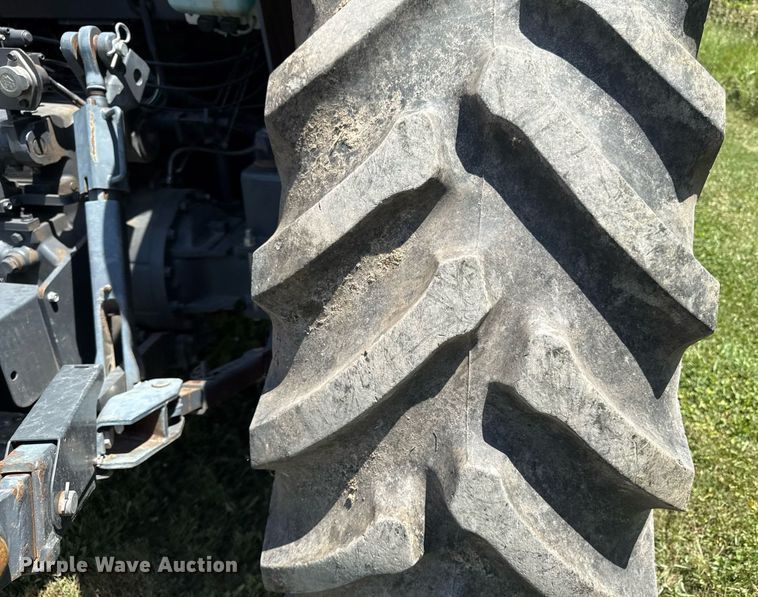 image for item ED4284 2017 Kubota M6S-111 MFWD tractor