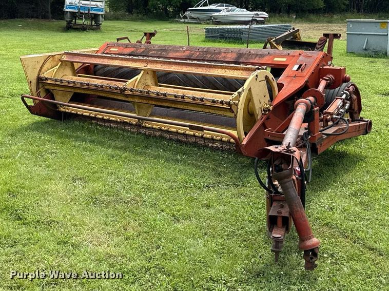 image for item ED4338 New Holland hay equipment