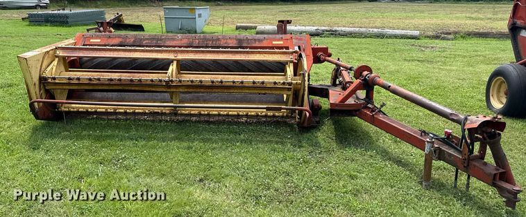 image for item ED4338 New Holland hay equipment
