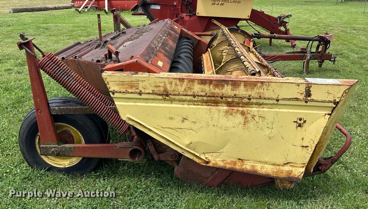 image for item ED4338 New Holland hay equipment
